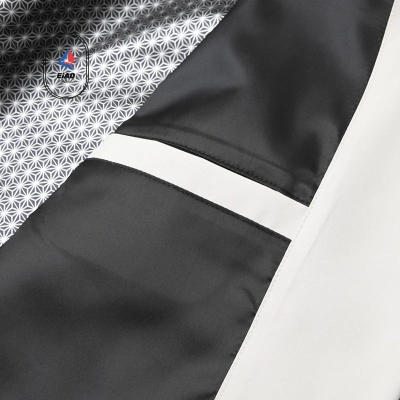 Spring  Autumn Men's Jacket Fashion Sports Windproof Waterproof Oil Proof Coat Outdoor Detachable Hat Zipper Pocket  Windbreaker