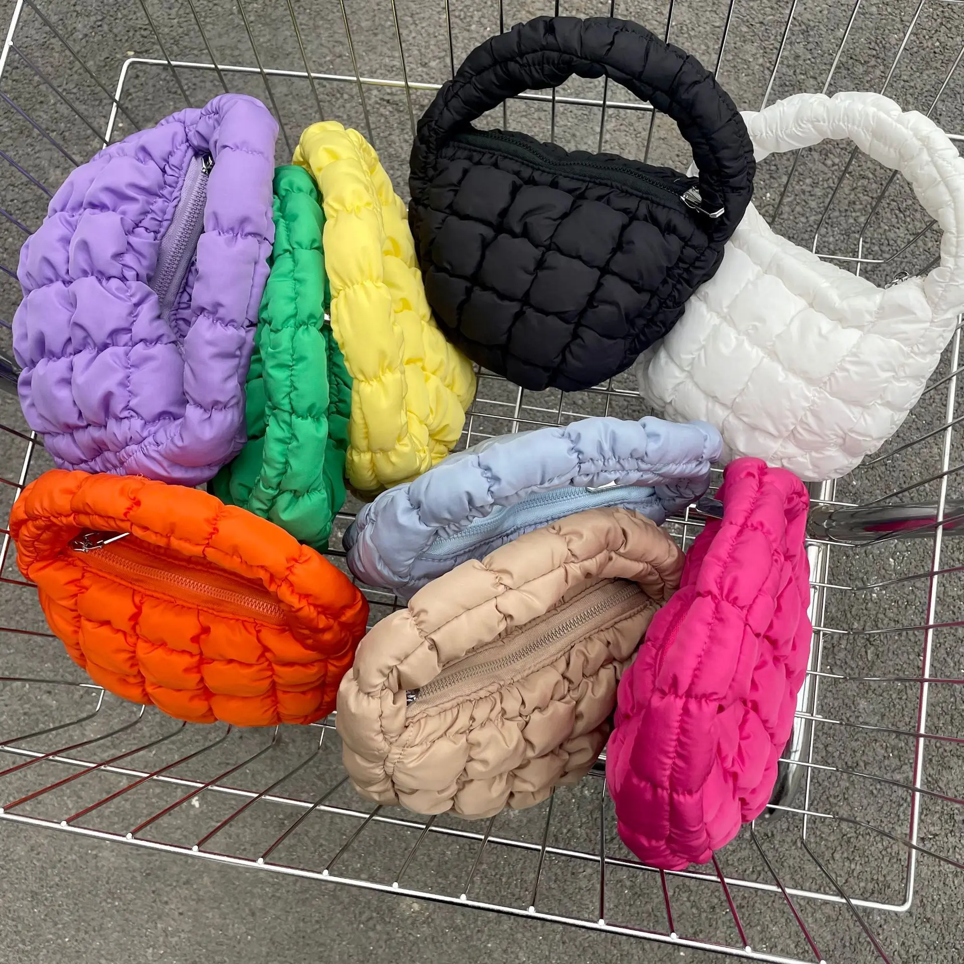 

2023 Candy Color Pleated Cloud Bag Deigner Quilted Handbags Mini Nylon Shoulder Bag Soft Cotton Dumpling Bags for Women Clutch