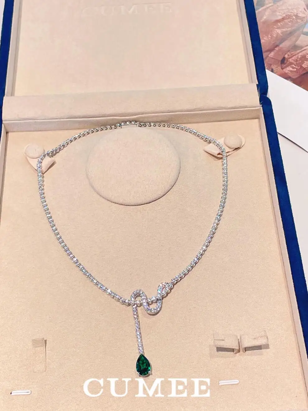 CUMEE 925 Sterling Silver Exquisite Versatile Green pear Lab Created Emerald pendant Necklace with Silver and Gold Plating