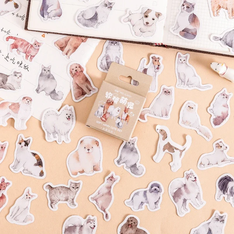 45Pcs Mini Box Stickers Hand Account Materiale Ramo Diario Scrapbook Decorativo Cute Cats Dogs Kawaii Animal Seal Stickers 4Cm