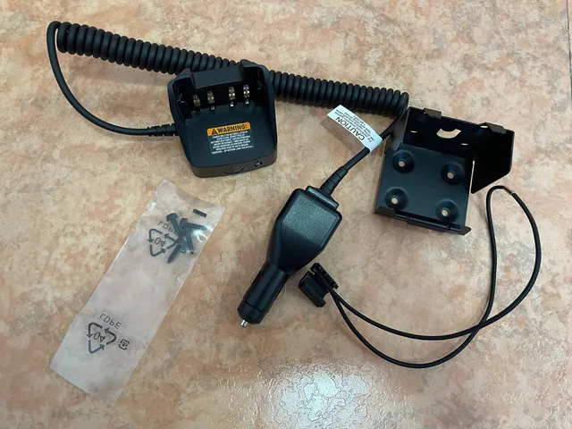 Motorola Car Charger RLN6433 Vehicle Charger For Motorola Radios