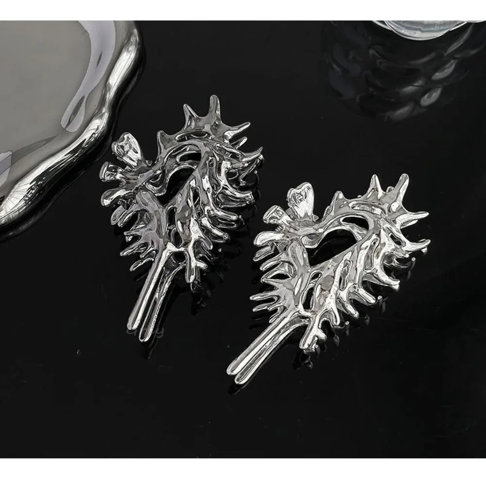 

Ins Wind Colorful Alien Metal Conch Hair Claws Practical Metal Material Quality INS Hairpin Strong Harajuku Headwear