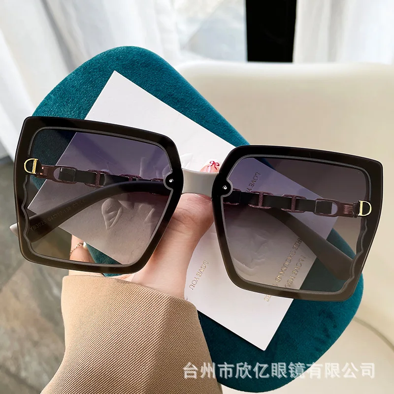 

2024 Fashion D Square Gradient Sunglasses for Women Female Fancy Designer Causal Eyewear Vintage Sun Glasses Gafas De Sol Mujer