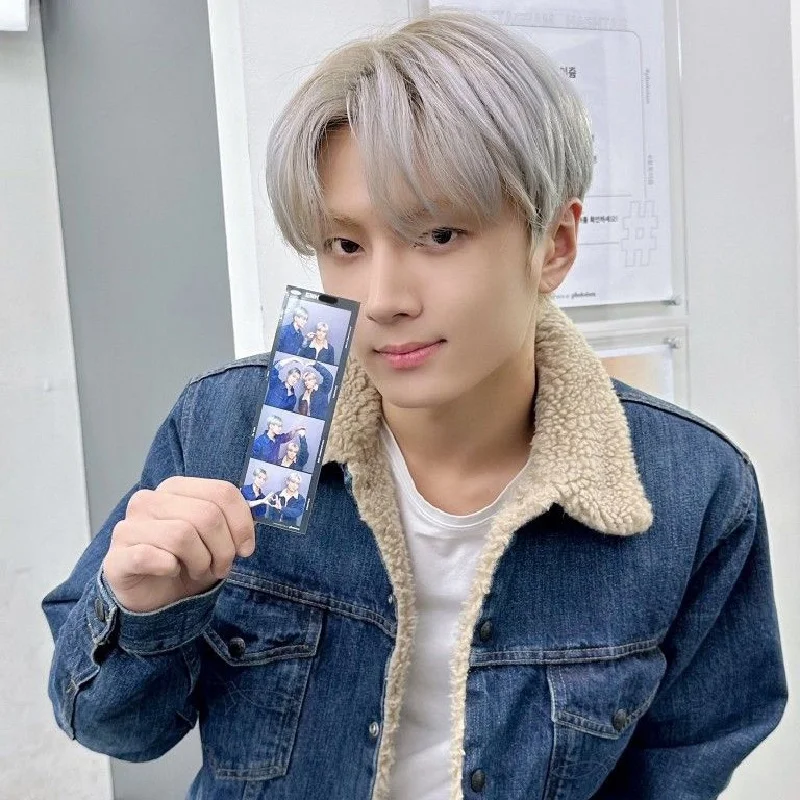 8Pcs/Set Kpop Idol JUNGWON HEESEUNG JAY Funny 4-Piece Grid Selfie Double-Sided Bookmark Card JACK SUNGHOON SUNOO NI-KI Fans Gift Bookmark Postcard