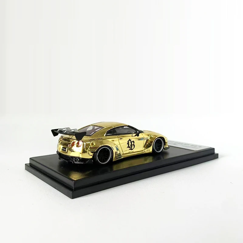 MC 1:64 Model Car GTR R35 LB Wide Body Alloy Die-Cast Vehicle Collection -Chrome Gold 5