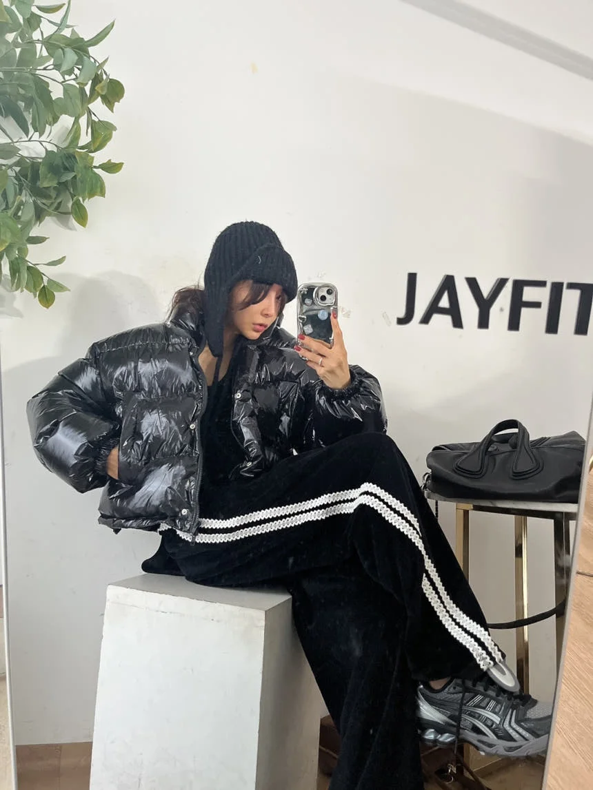 Comfortable Wide-Leg Velour Pants with Side Stripe