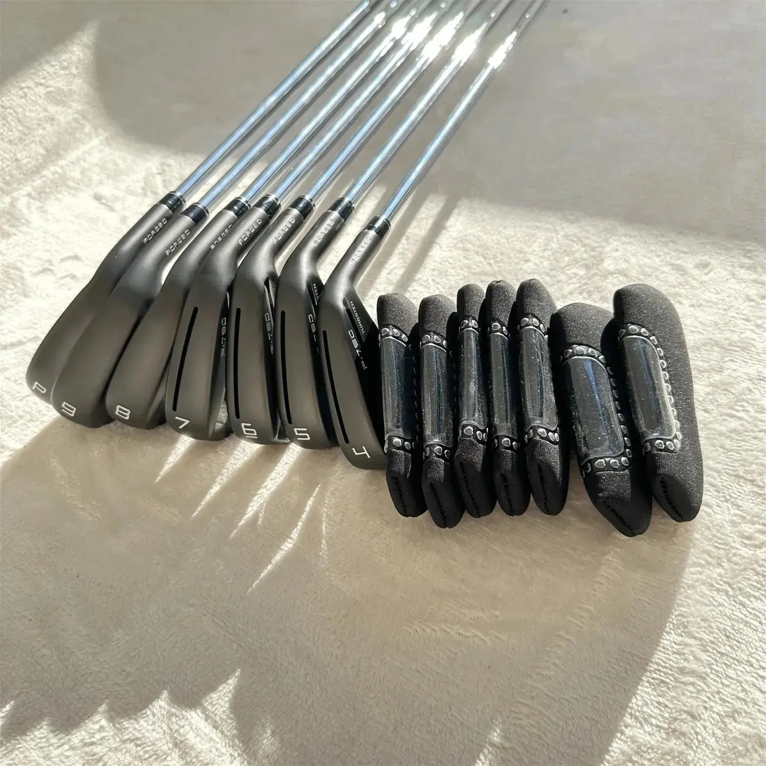 

Irons Men's Golf Iron black P790Golf Club P790Irons Set Forged Golf Clubs 456789P Regular/Stiff Steel/Graphite Shafts Headcovers