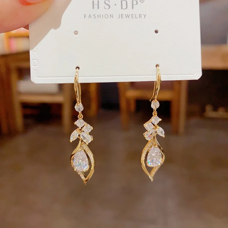 

Темпераментный дизайн чувственный Циркон геометрическая форма бриллианта уникальные высококачественные модные серьги