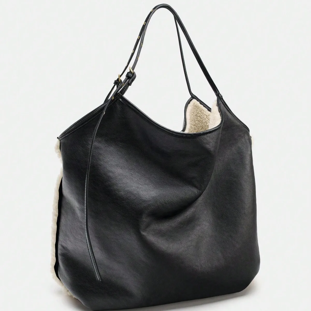 Fashionable White Underarm Large Capacity Autumn Winter Plush Lamb Commuter Tote Shoulder Handbag Soft Polyester Material