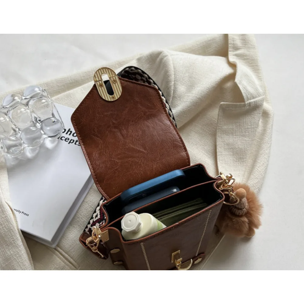 This year's popular Korean version of small for women 2024 new fashionable broadband crossbody bags, niche mobile_senzul.com