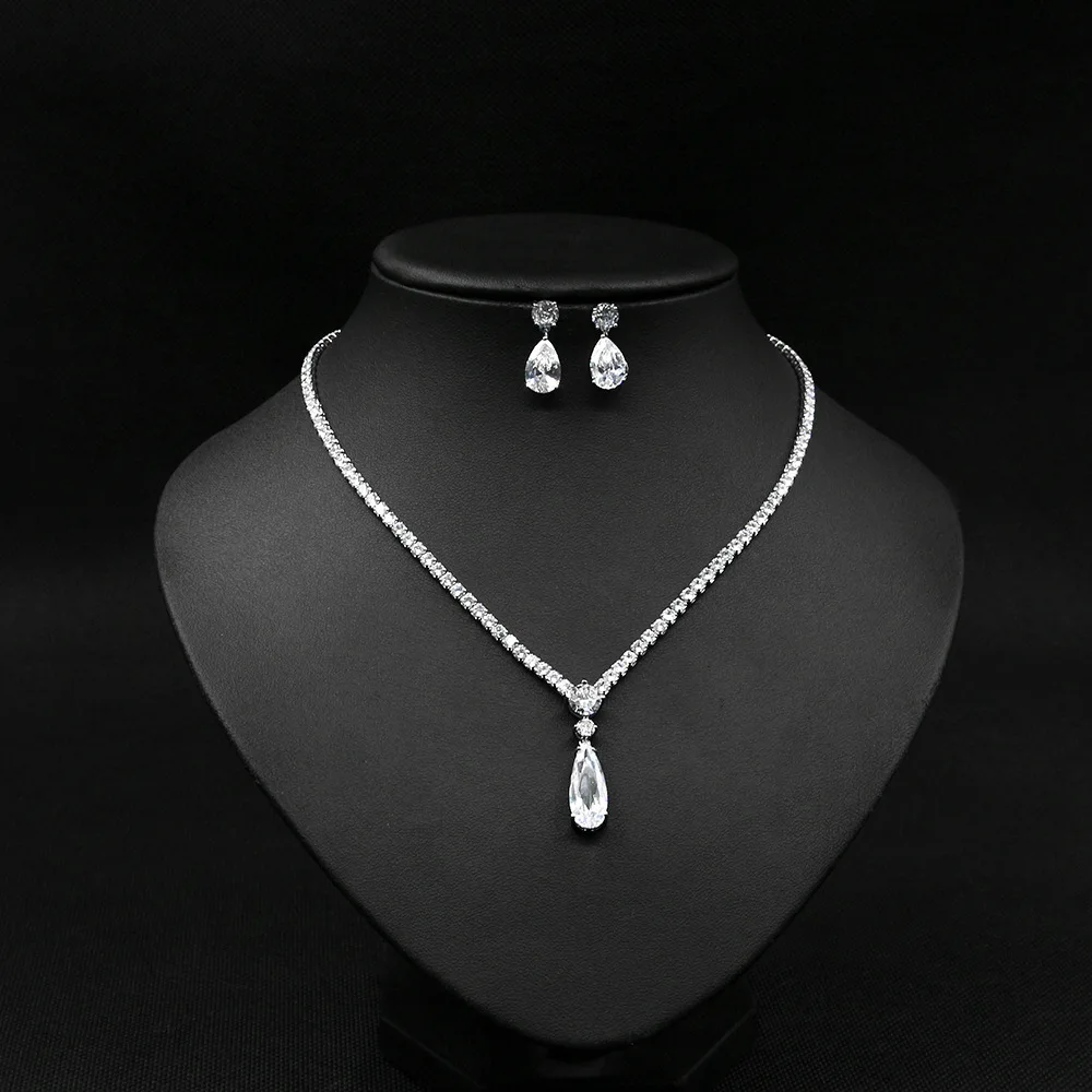 

Simple Elegant Cubic Zirconia Jewelry Set Classic Water Drop Pendant Necklace Earrings Wedding Accessories for Banquet Wedding