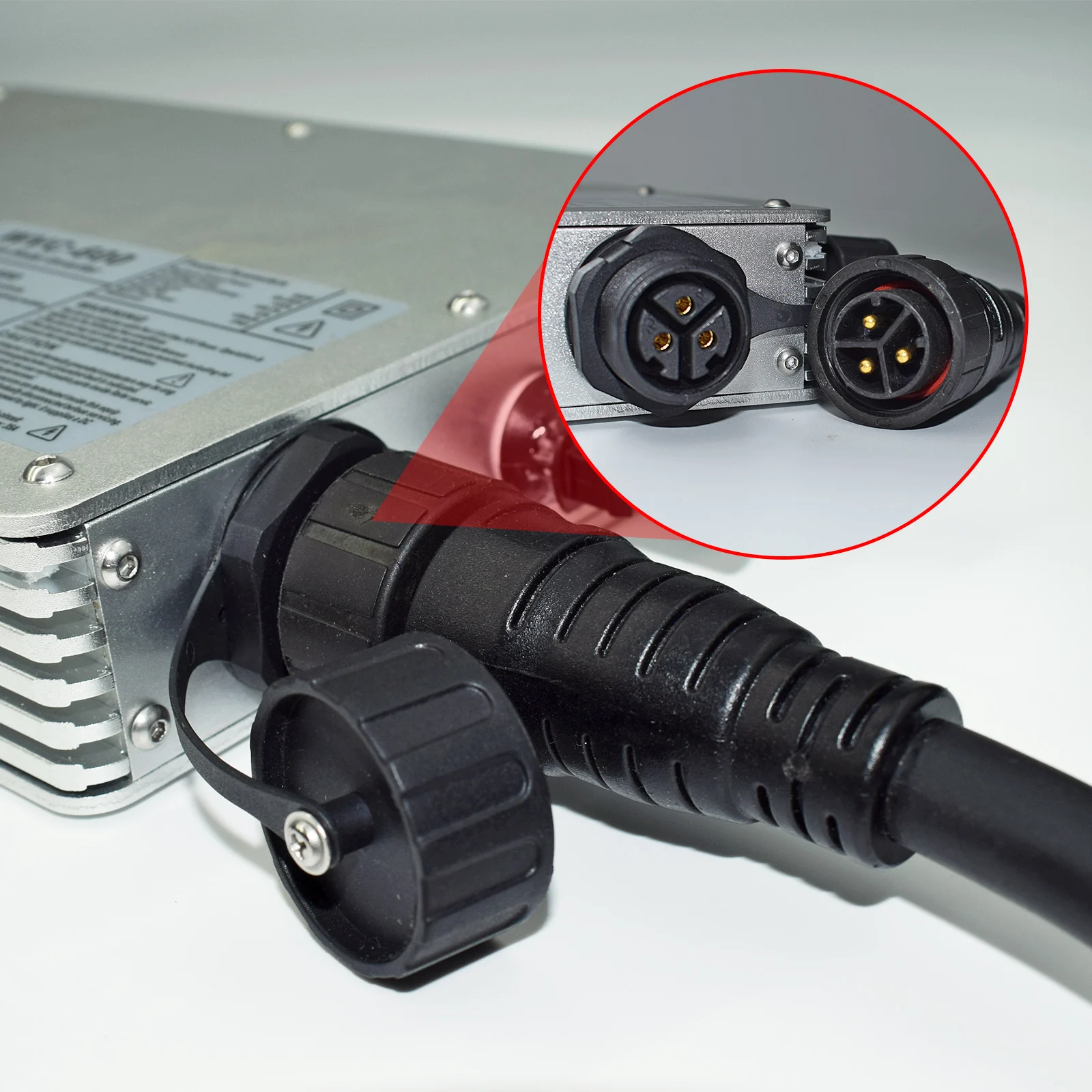 Durable 2M AC Cable with Waterproof M25 3-Pin Male Connector for Solar Grid Tie Inverters