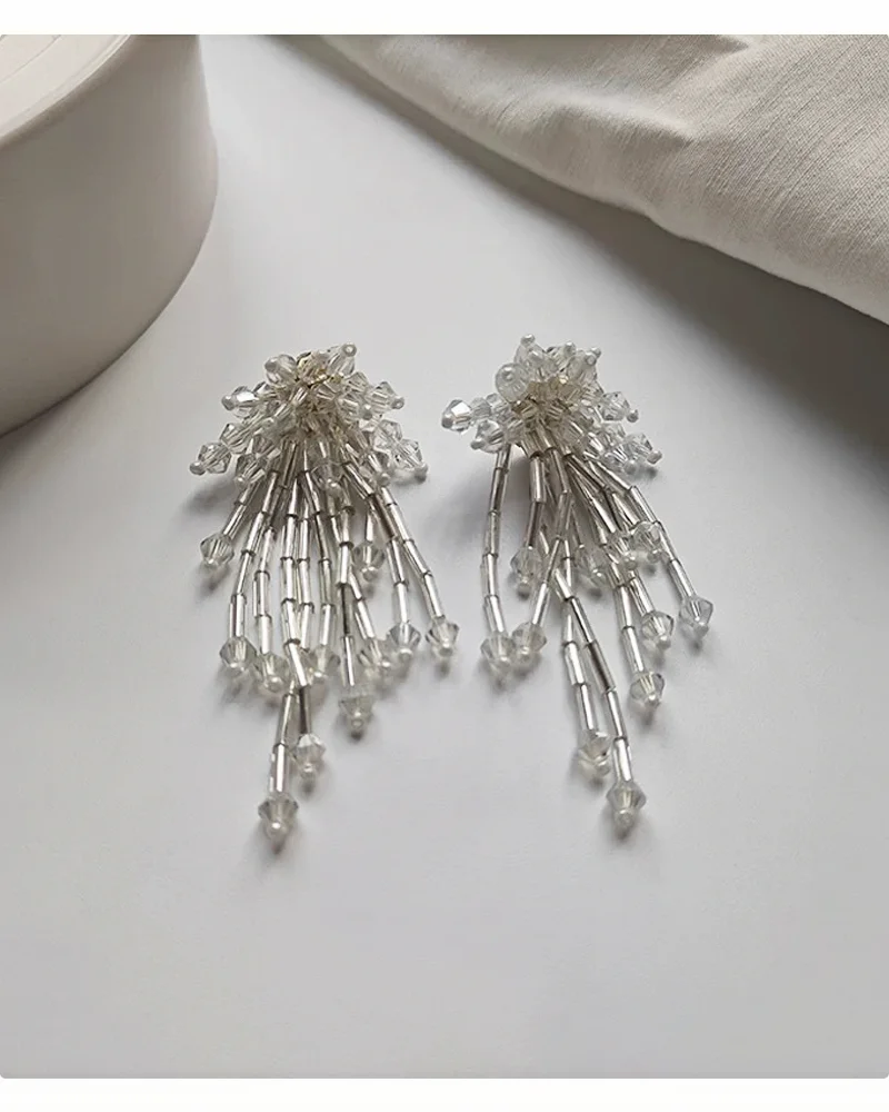 2025, handgefertigte baumelnde Ohrringe mit Kristallquasten | Barockes Perlen-Feuerwerk-Blumendesign | Eleganter Statement-Schmuck für Damen – Detail 8