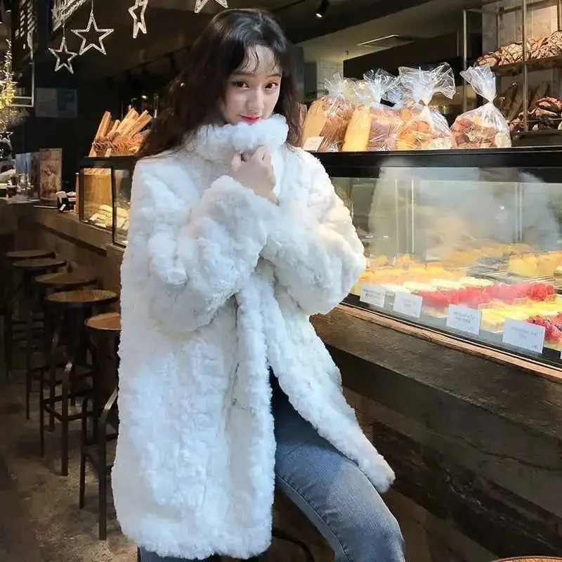 2023 New Fashion Simple Warm Commuting Lamb Fleece Thickened Fur Coat Imitation Mink Rabbit Hair Lazy Wind Horn Button Fur Coat