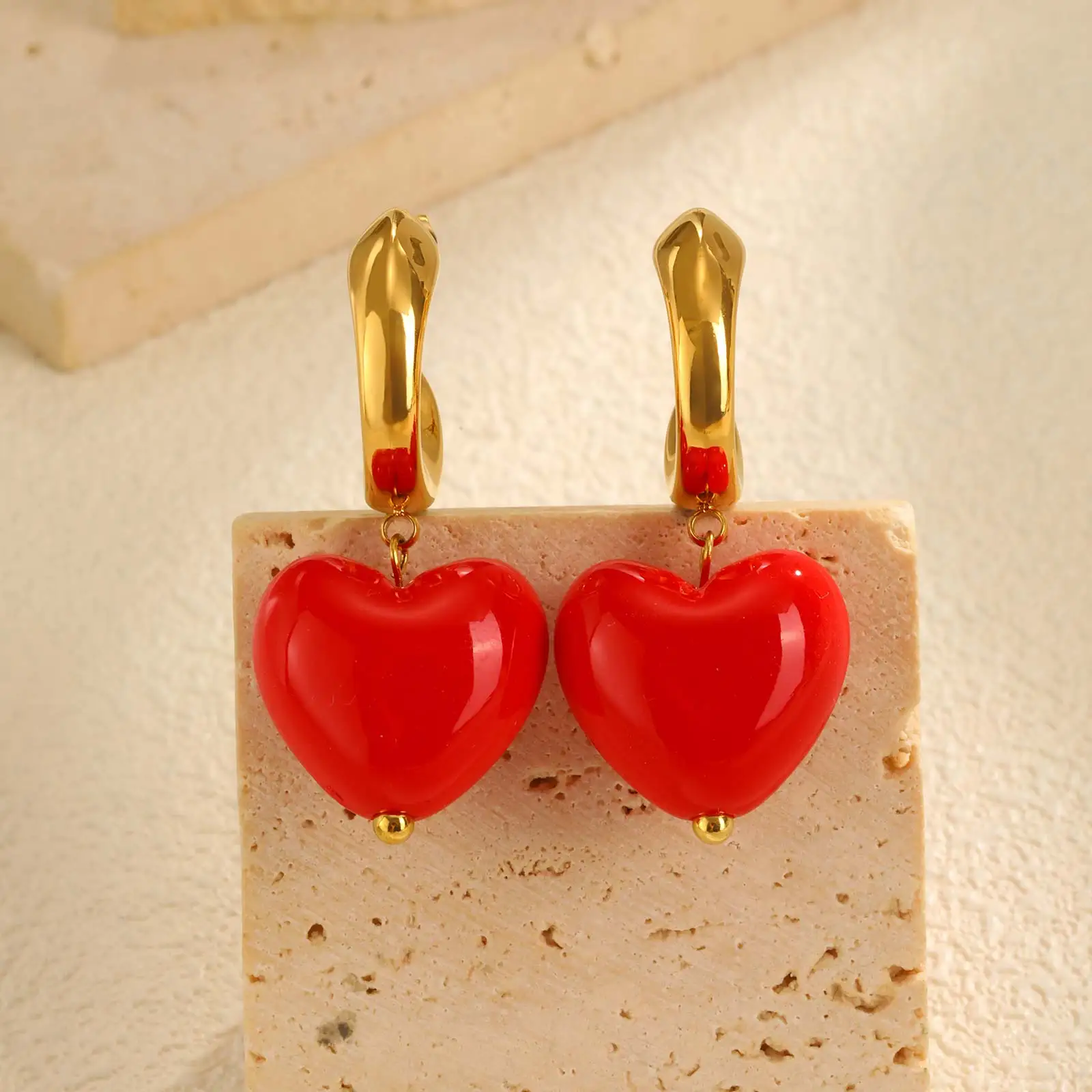 Trendige geometrische Acryl-Ohrringe mit rotem Liebesherz für Damen, Edelstahl, Persönlichkeit, große Ohrringe, Vintage-Schmuck, Geschenk – Detail 7