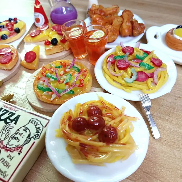 Cute 1/6 Scale Dollhouse Miniature Pizza Chicken Fried Chips Juice Mini Fast Food for Blyth BJD Doll House Kitchen Play Toys 3