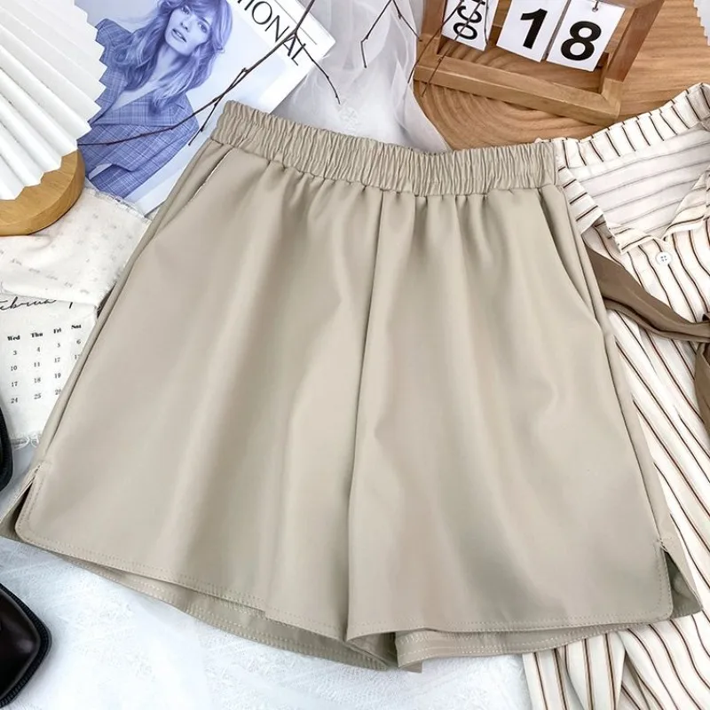 Women's Solid Elastic Waist Ruched Pocket Wide Leg 2023 Autumn and Winter High Waited Loose Fashionable All Match Leather Shorts