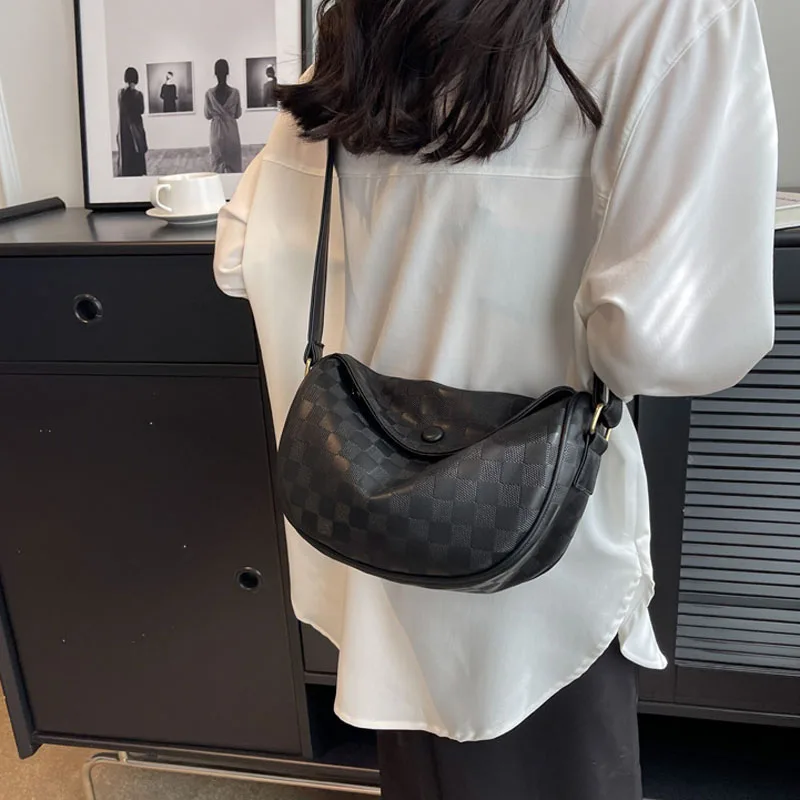 crossbody bag dumpling single shoulder 2023 summer new fashion messenger bag large capacity travel cosmetic bag