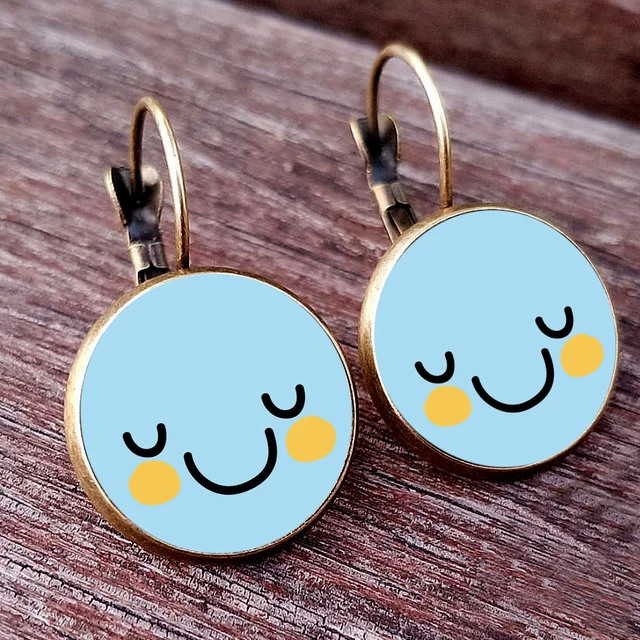 화려한 얼굴이 담긴 유리 돔 귀걸이로 감정을 표현하는 재미있는 여성용 액세서리