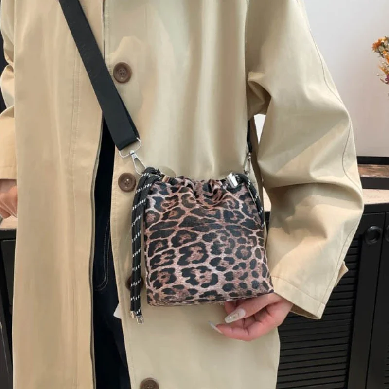 Mini Bag For Women Leopard Leather Bucket Crossbody Bag Small Phone Bag Drawstring Shoulder Bags Wide Strape Female Bolsa Black