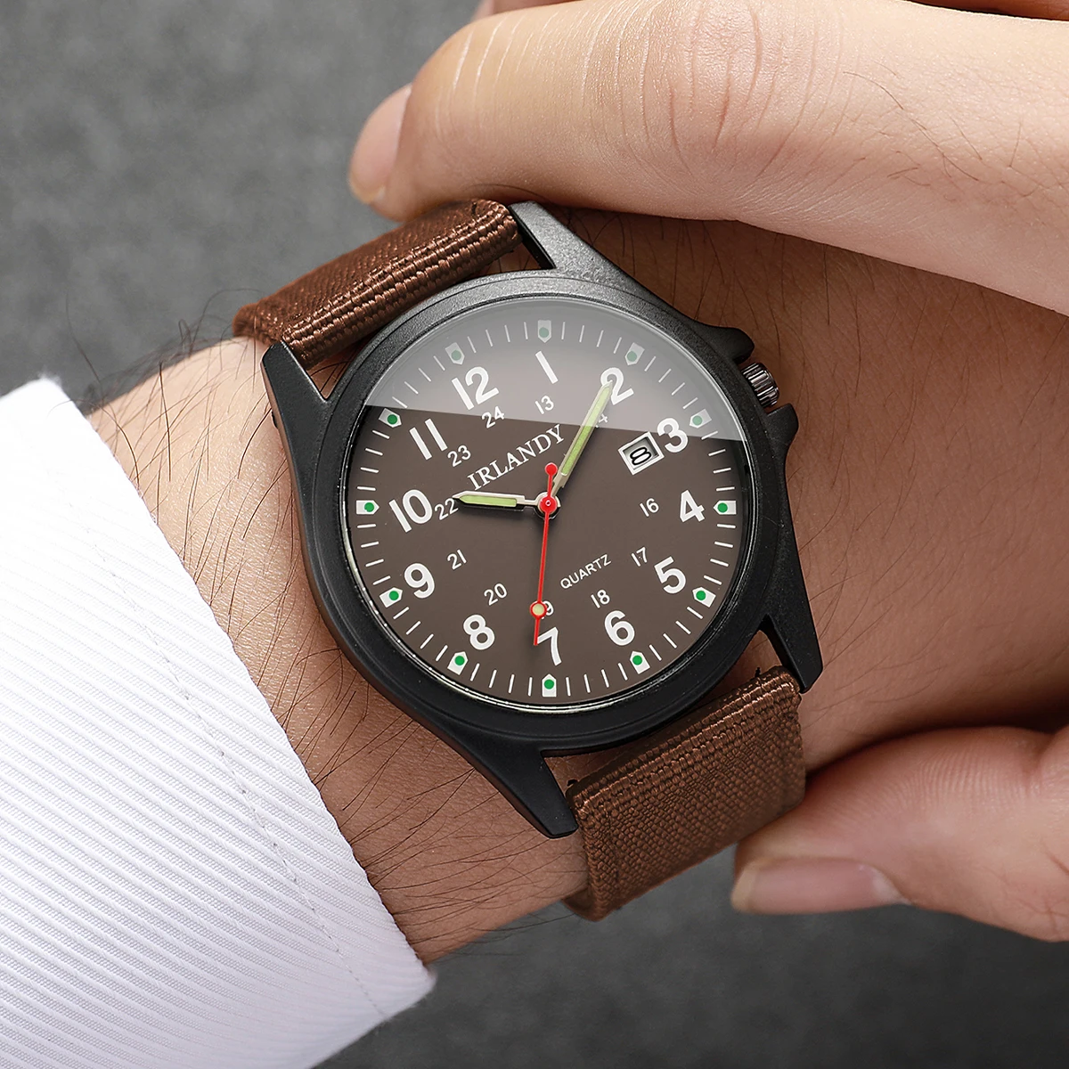 4pcs Men's Casual Watch Nylon Strap Sports Party Elegant Trendy Calendar Quartz Watch Set (Box Not Included)