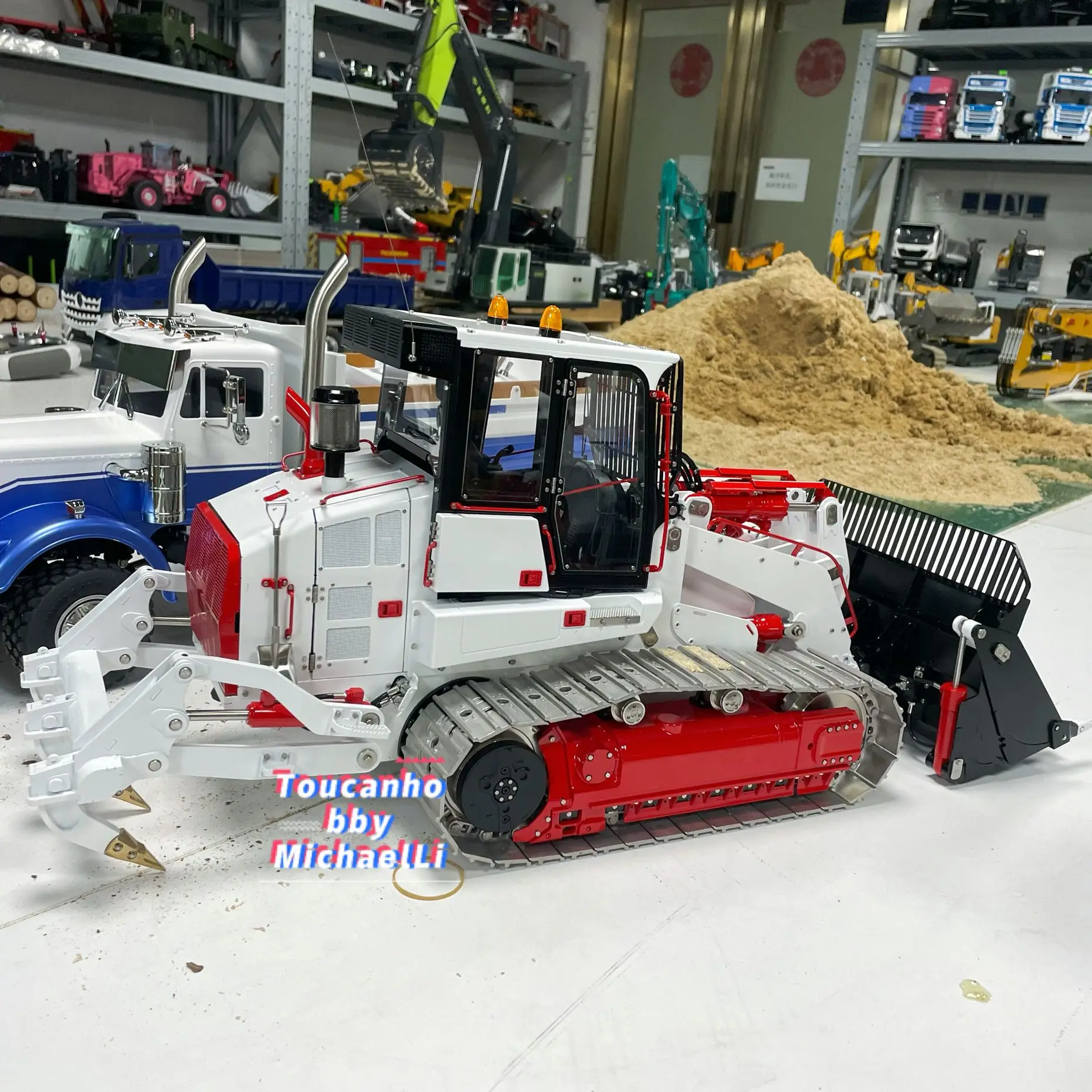 LESU 973K RC Hydraulic Loader 1/14 Remote Control Tracked Car Vehicle Painted Model Openable Bucket Light Sound System THZH1992 2
