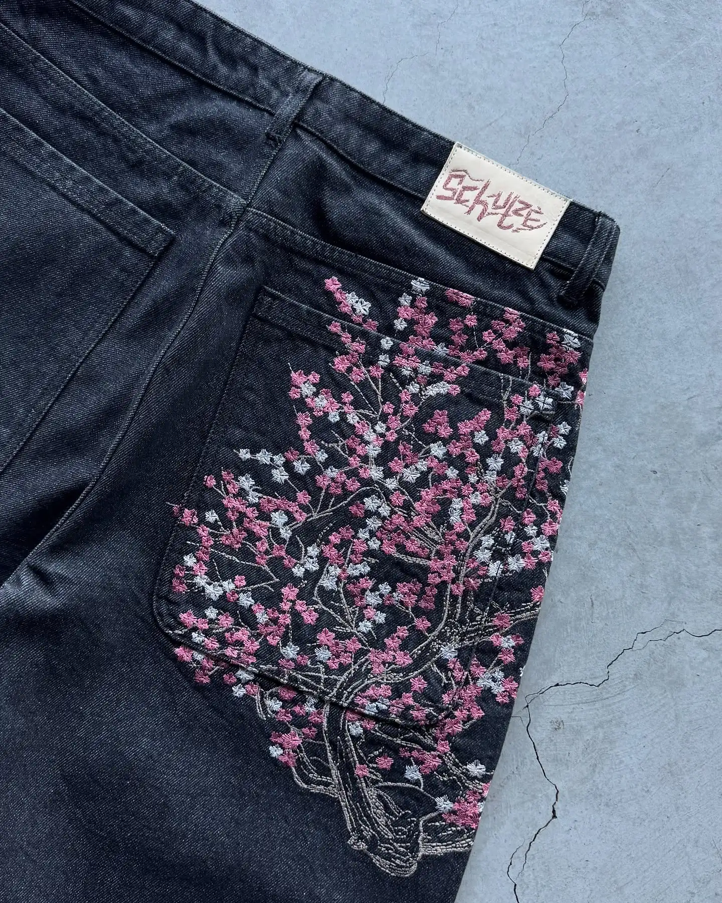 Fashion Cherry Blossom Pocket Embroidery Jeans Shorts Men Women