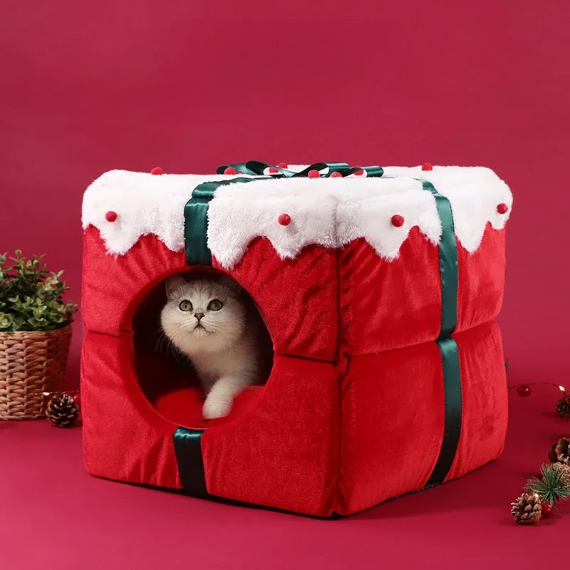 

Warm and Cozy Christmas Cat Bed, Two-in-One Design to Save Space, Fully Enclosed Small Dog House, Ideal Pet Supplies for Winter