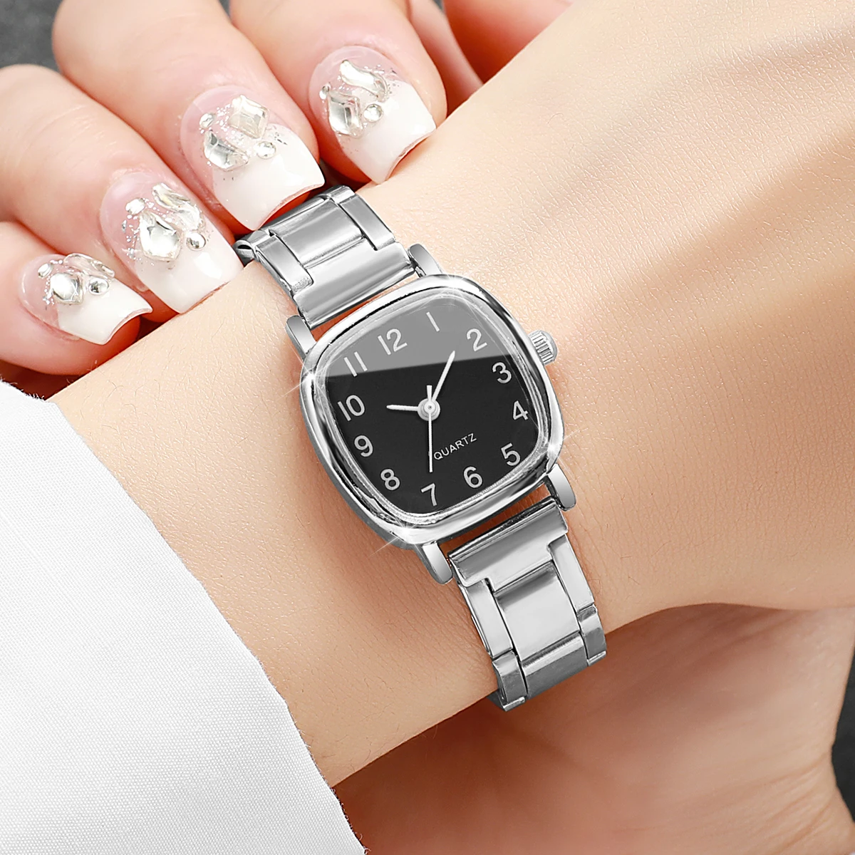 Women's Fashion Niche Light Luxury Simple Digital Small Dial Classic Leisure Quartz Watch (Box Not Included)