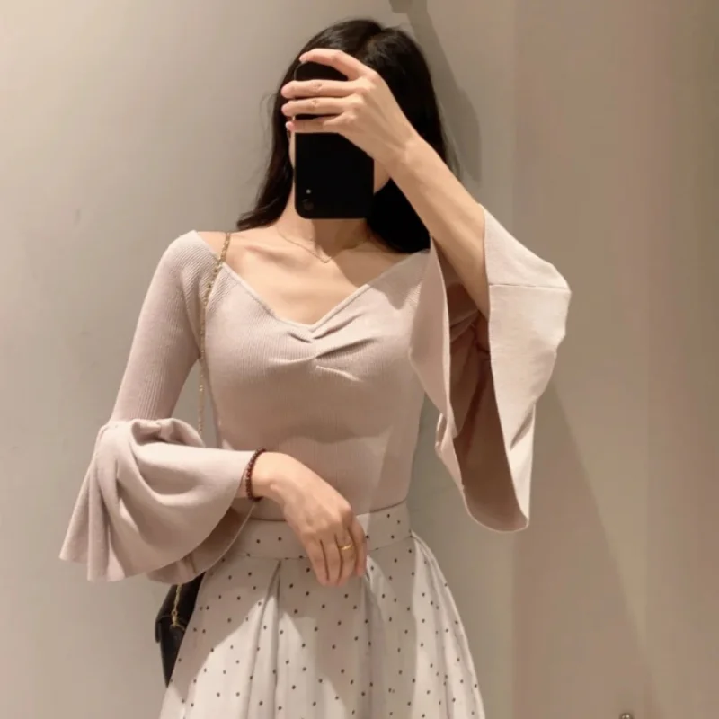 

Feminino Sexy V Neck Off Shoulder Sweater Women Spring Flare Sleeve Y2k Clothes Japanese Knitwears Elegant Pullover Tops