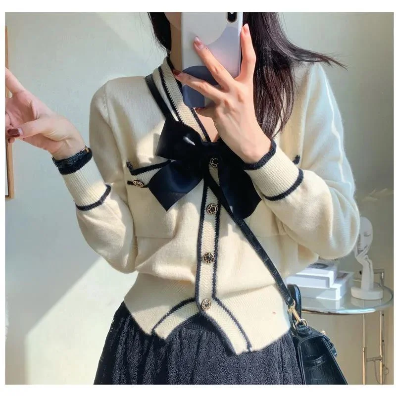 

Свитер с бантом, вязаный кардиган для маленьких женщин, 2023, новый дизайн, длинный рукав, красный, v-образный вырез, тонкий свитер, кардиган, Женское пальто