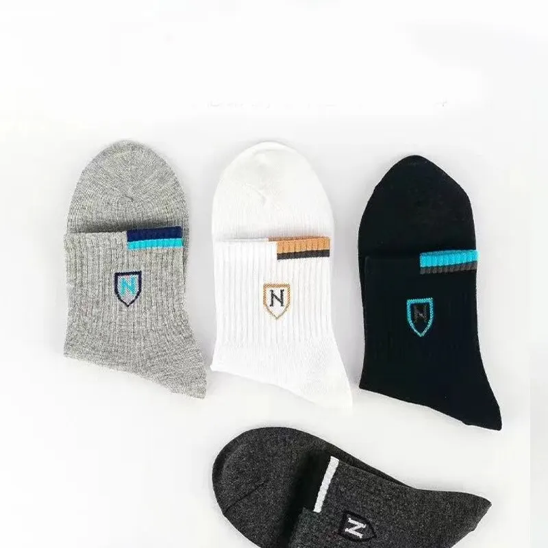 Men's Medium Length All-Season Fashion Sports Socks with Letter Pattern (Multiple Pairs Available)