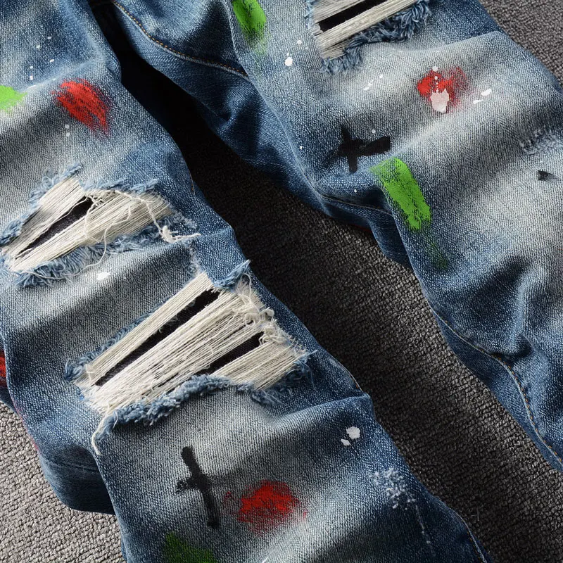 Рисунок 5 - Джинсы мужские рваные эластичные в стиле ретро