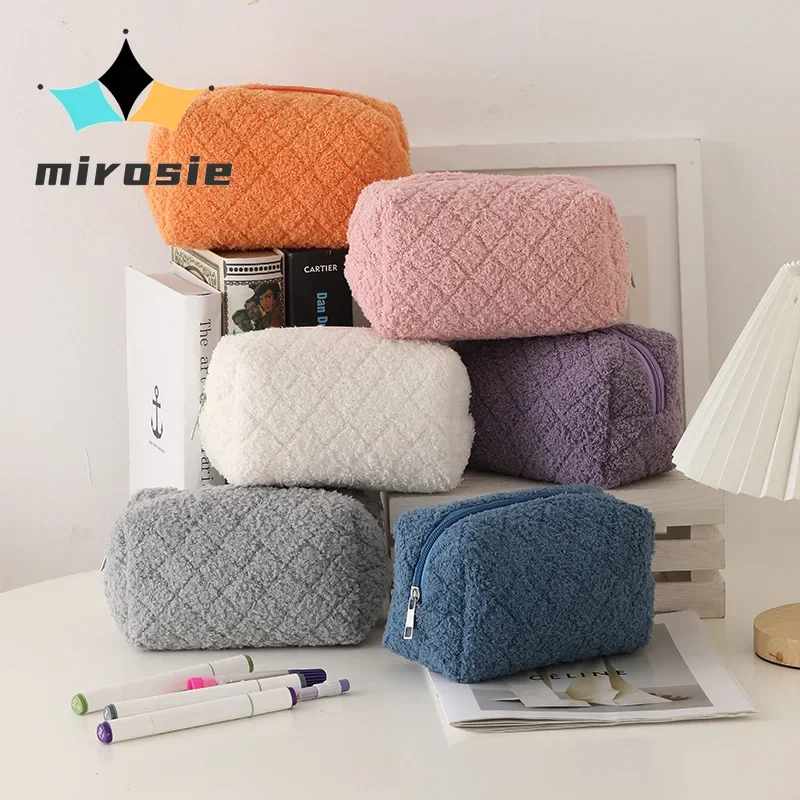 

Terry Cloth Makeup Bag Checkered Cosmetic Bag Plush Makeup Pouch Large Capacity Brushes Storage Travel Toiletry Bag Organizer