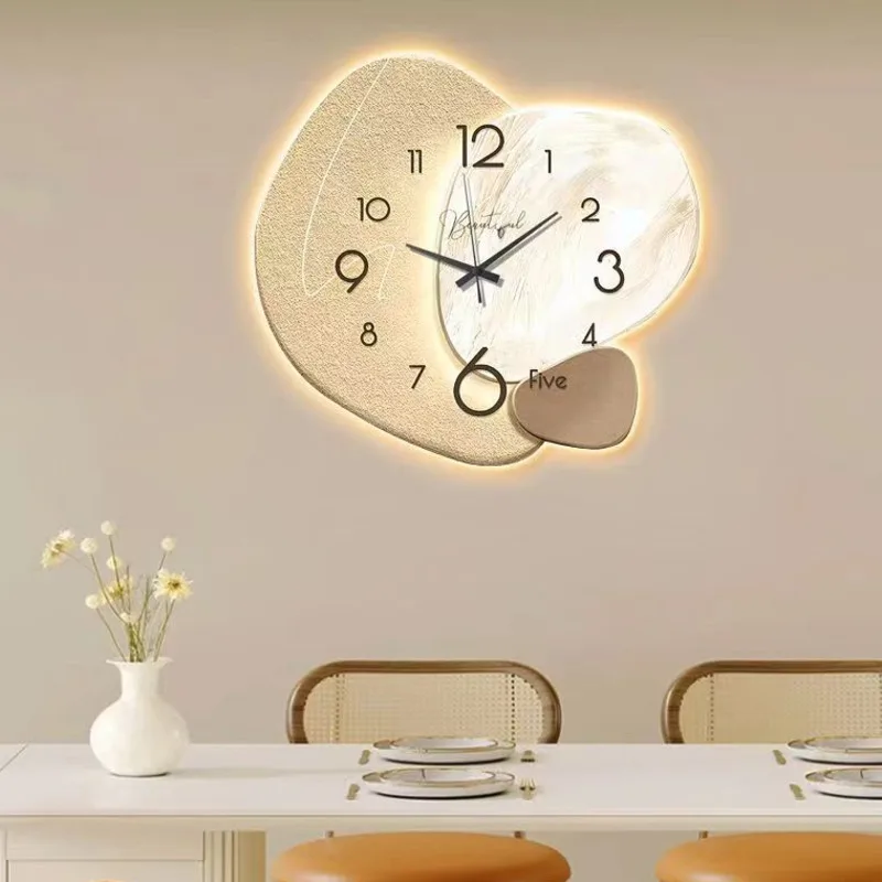 ساعة حائط حديثة فاخرة LED أنيقة وبسيطة كوارتز ساعة ديكور لغرفة المعيشة وغرفة الطعام ومؤشر LCD USB ديكور المنزل