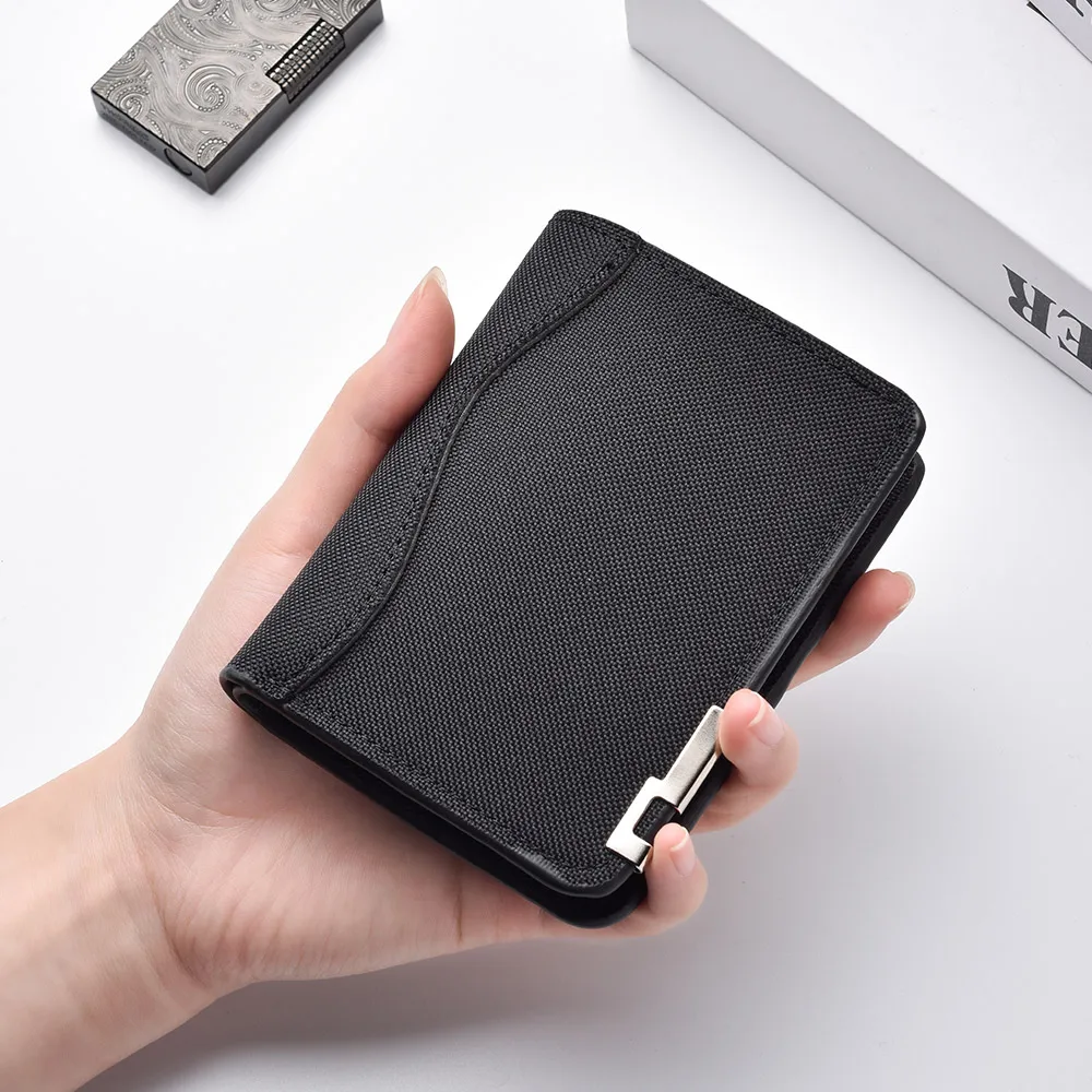 Men's Minimalist Wallet with Metal Accents and Solid Color Design, Capable of Holding Banknotes, Credit Cards and a Card Holder. - 2
