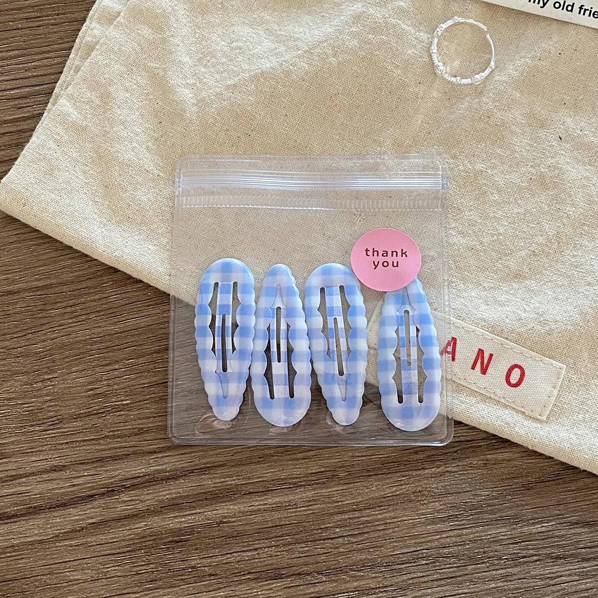 4 Stück Academia Haarspangen für Kinder, niedliche gepunktete und karierte BB-Clips, Y2K-Haarnadeln für Schulmädchen, seitliche Haarnadeln, Wassertropfen, gewellte Form – Detail 10