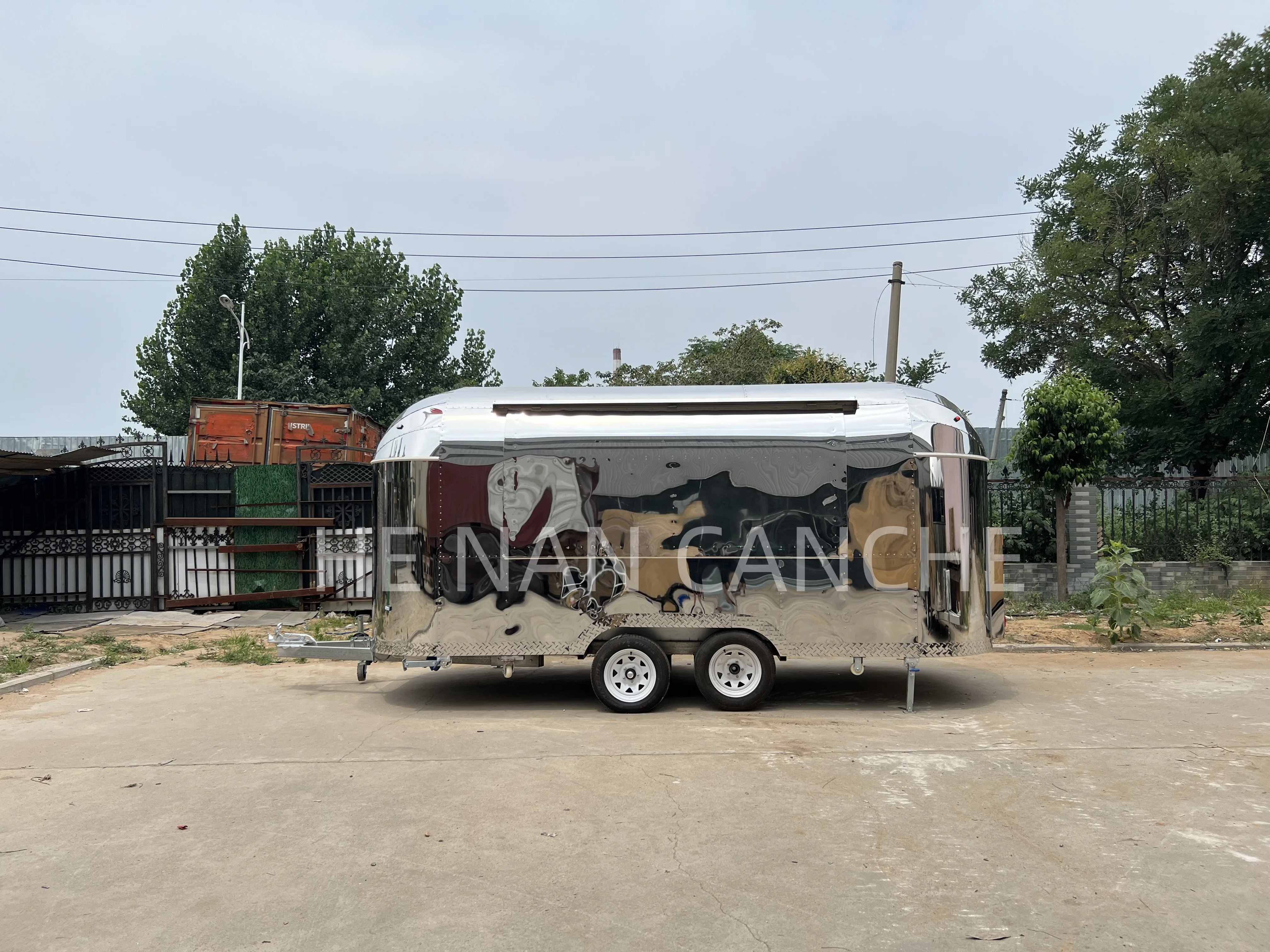 

Hot-selling Airstream Fast Food Tailer Australian Standard Food Trailer Crepe Food Truck for Sale USA