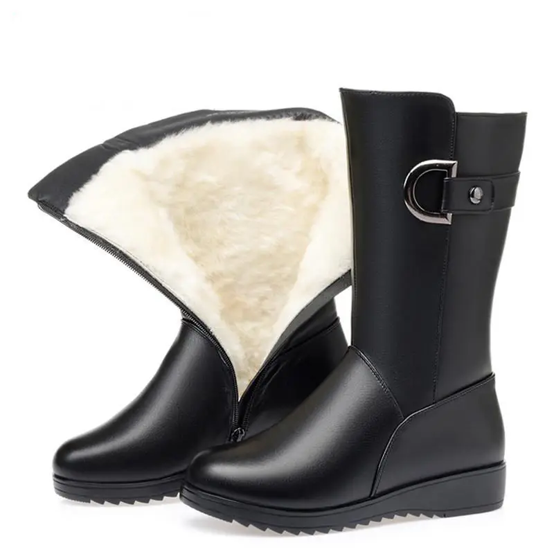 

Winter Flat Sole Leather Shoes for Women with Plush Insulation Boots for Women with Medium Sleeves and Cotton Boots for Women