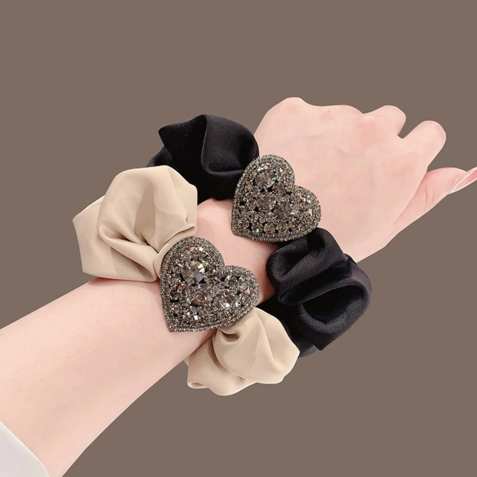 1PC Sparkly Heart Scrunchies, Black/Beige With Rhinestone & Pearl Decor, Elegant Retro-Style Hair Ties For Women