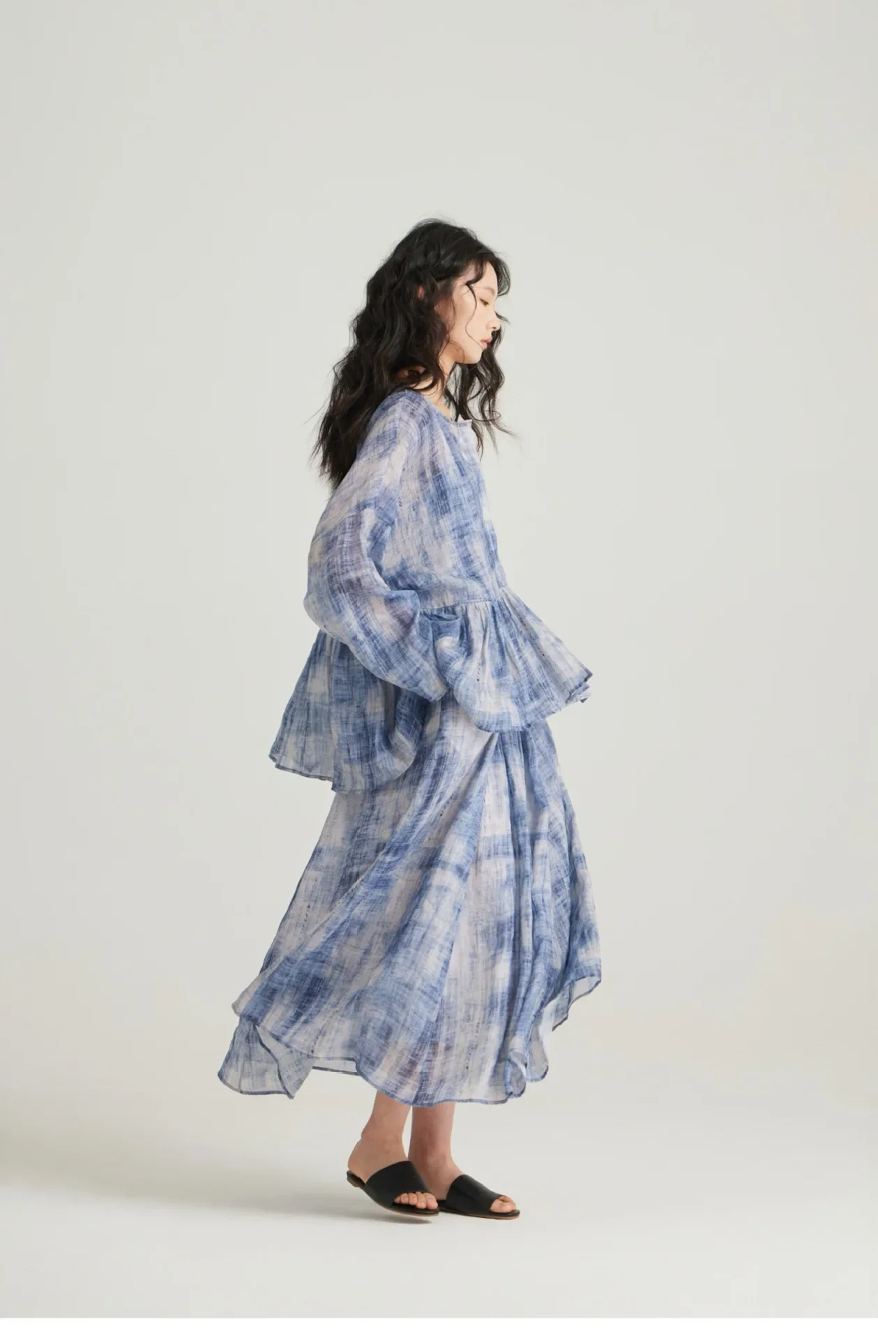 women's two-piece set with ramie print, flowing large hem shirt, top with suspender dress, long skirt, elegant women's clothing