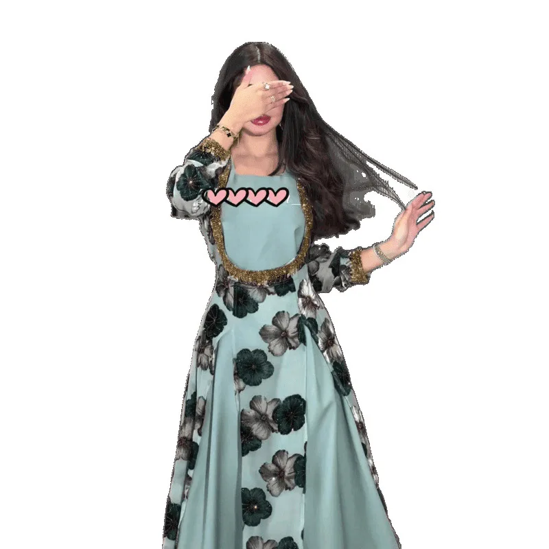 جلابية موف مزينة بنقشة زهور