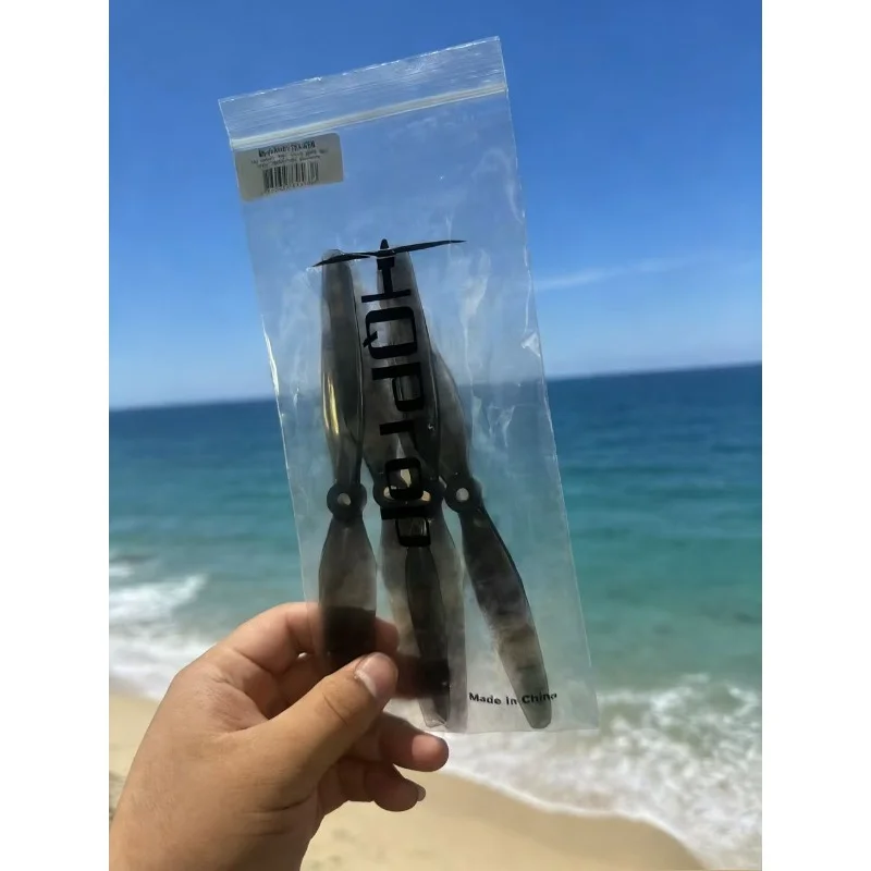 Lot de 20 hélices 7x4.5 7045 PC pour drone FPV RC, disposées en éventail