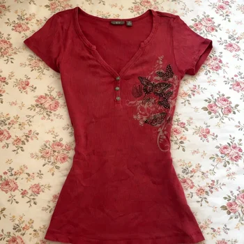 2026 New Arrival Women Streetwear Red Butterfly & Floral Print V-Neck Henley Button Detail Short Sleeve Ribbed Fitted T-Shirt 1