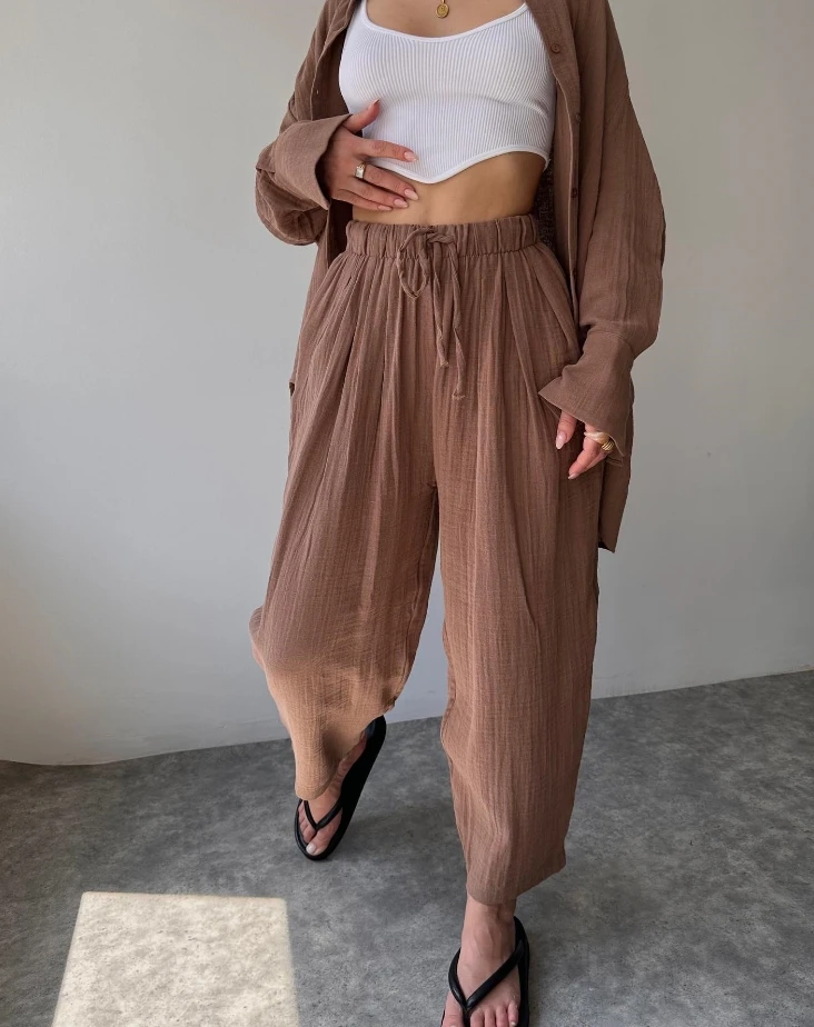 Рисунок 3 - Женский брючный костюм 2023