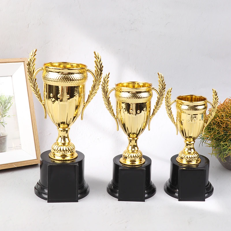 Plastic Trophy Toys 1Pcs Reward Carnival Competition Party Prize Favors Mini Plastic Award Trophy Children Winner Gold Trophies Toys Kids