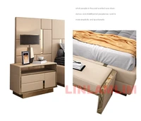 سرير MANBAS فاخر وحديث بحجم كينغ مع لوح رأسي منجد ناعم ومنضدة تخزين - أثاث غرفة نوم من الجلد الطبيعي 6