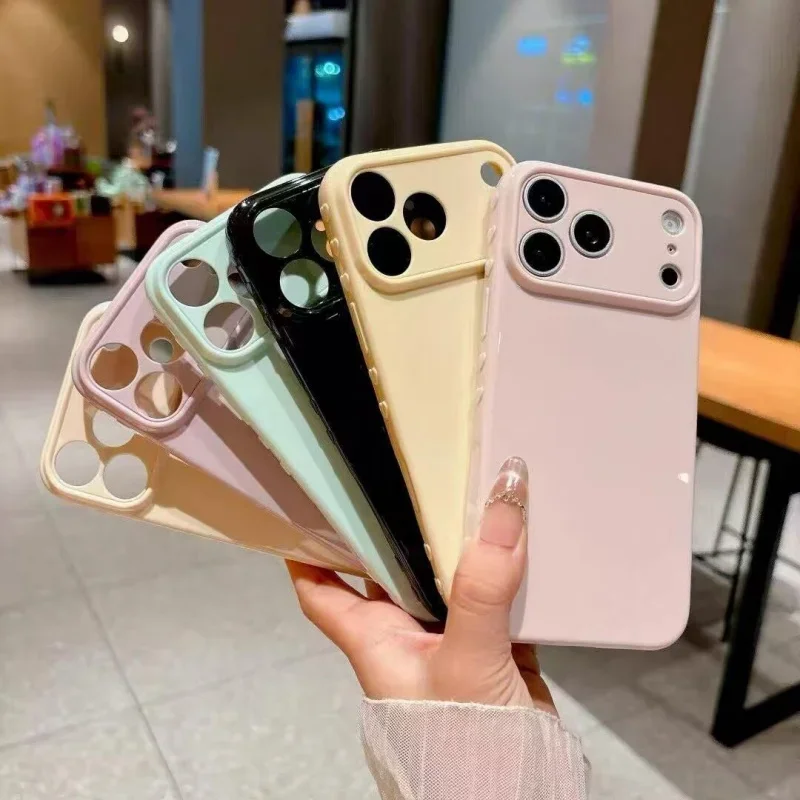 Heart-Shaped TPU Phone Case in Solid Color Silicone
