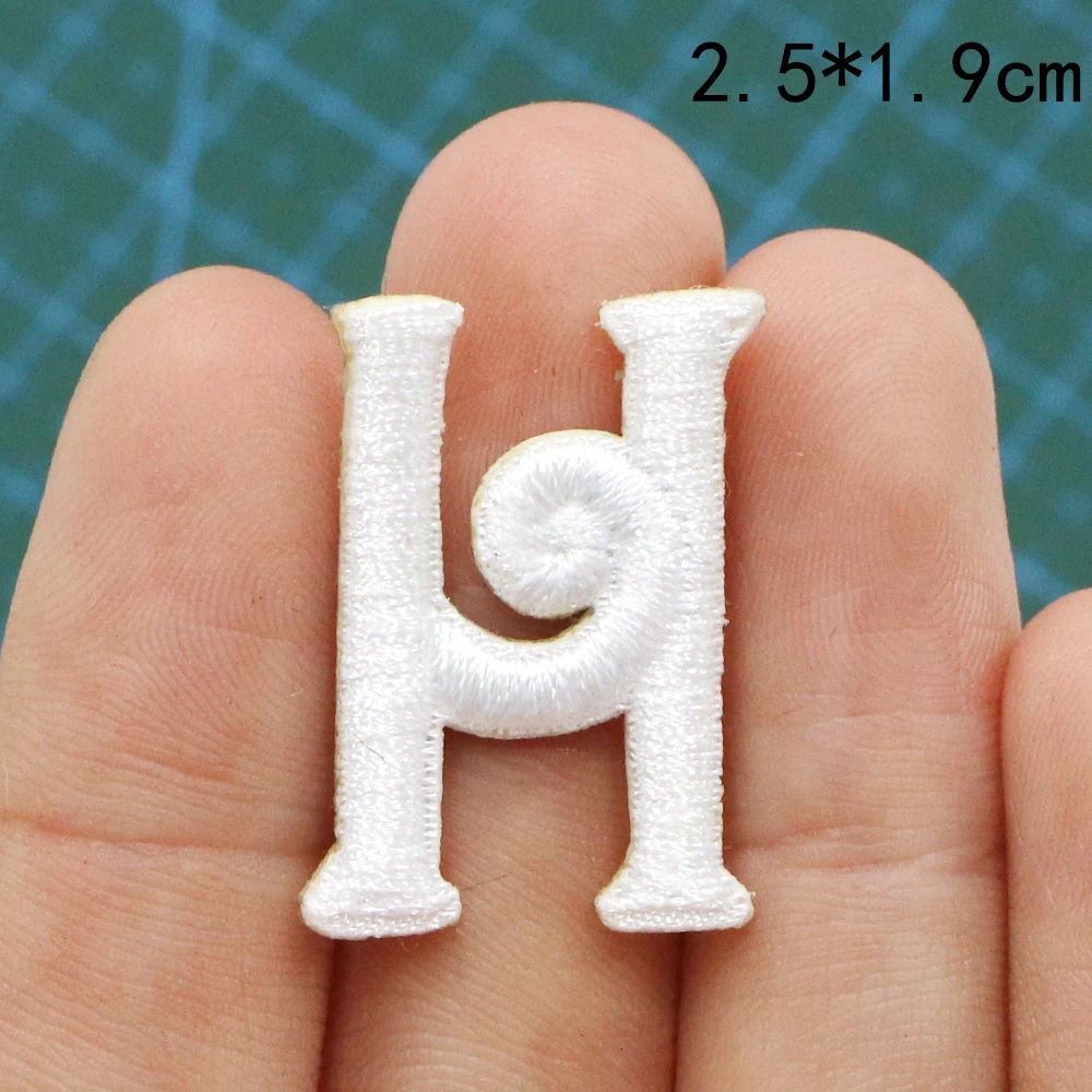 1PC Kleine Weiße Selbstklebende Gestickte Buchstaben Patch DIY Name Patches Eisen Auf Alphabet Applikationen Nähen Jacke Mäntel Abzeichen – Detail 9
