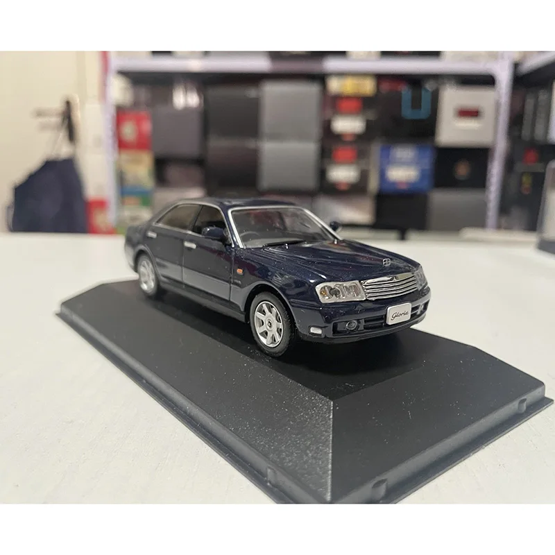 Diecast 1:43 Scale Nissan Gloria Y34 Alloy Car Model